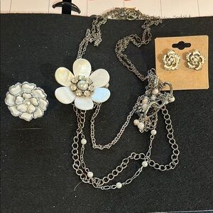 Elegant Silver and White Floral Jewelry Set